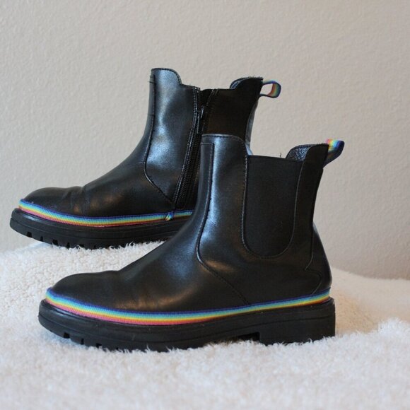 Kurt Geiger London Girls Birdie Black Rainbow Leather Bootie Size 5 Lug Sole - Picture 1 of 9